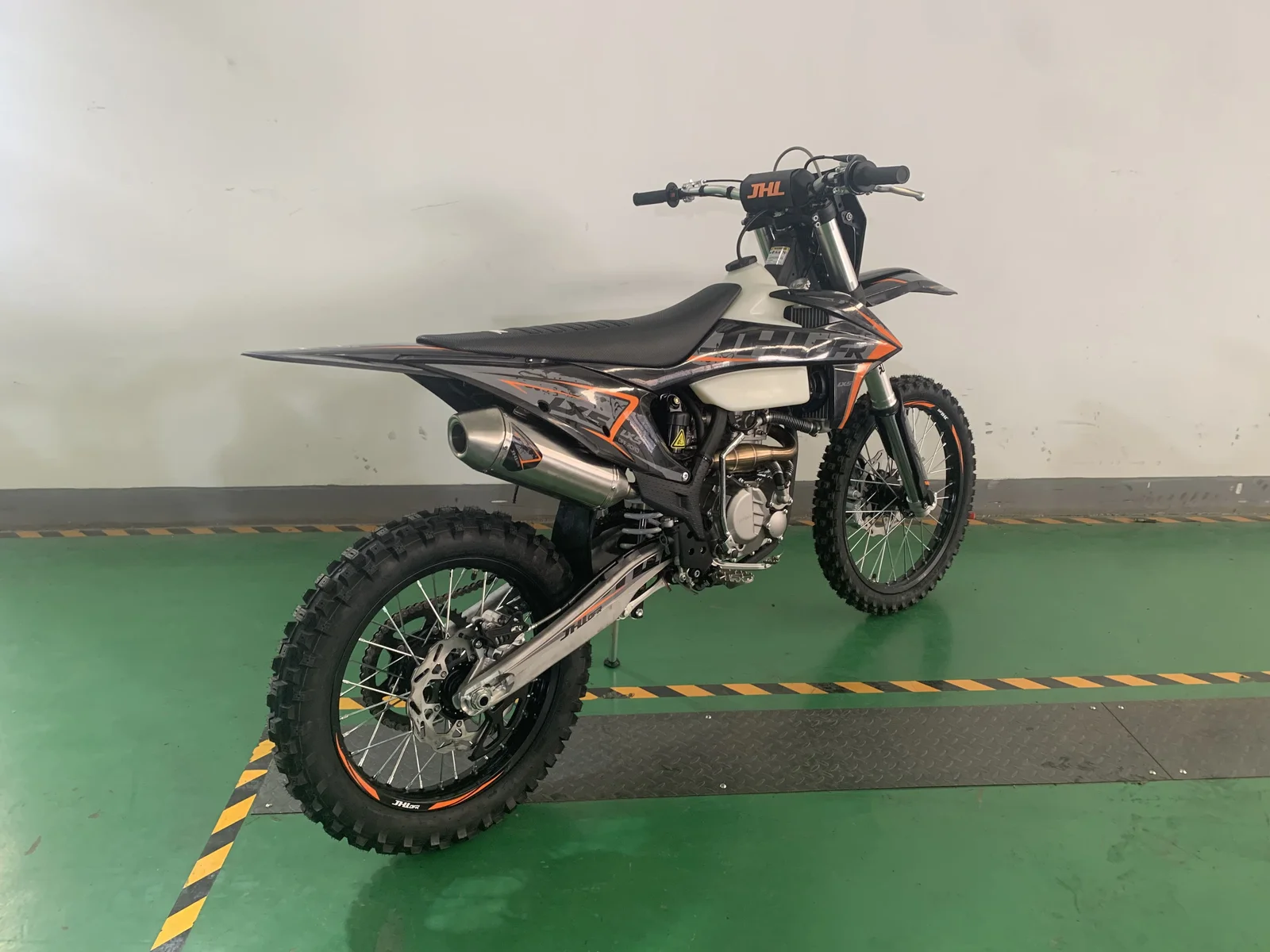 JHL LX5 NB300 4